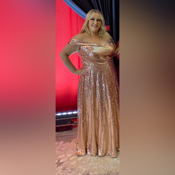 Sequin ball gown - Picture 3 of 4